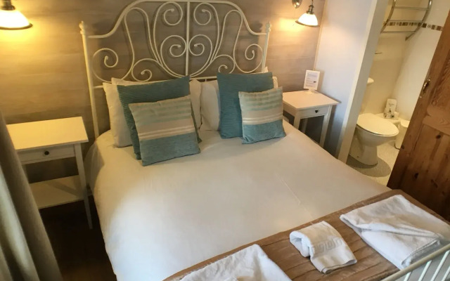 Tyrosa Rooms