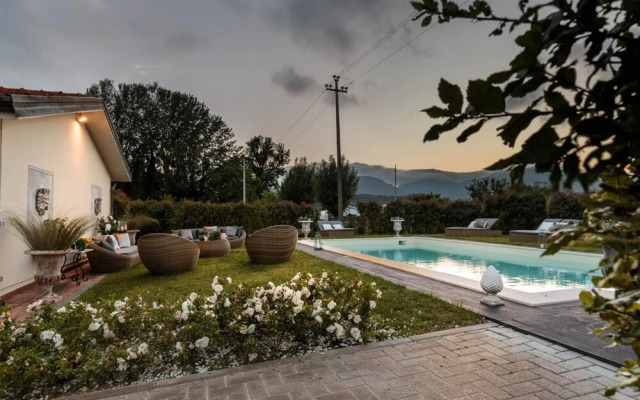 Villa Annalisa a Superbly Appointed Lucca Heaven