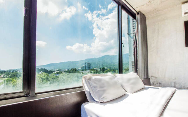 B2 Black Business & Budget Hotel
