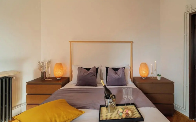 Spacious 3BR Atrium Penthouse, Balcony, Cismigiu