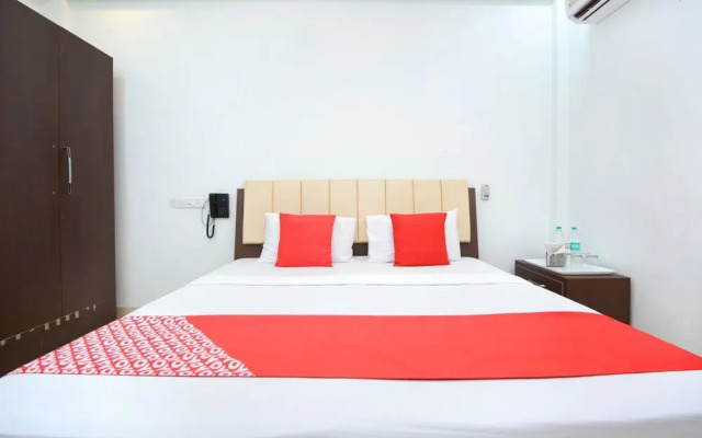 OYO 35679 Hotel Sunrise