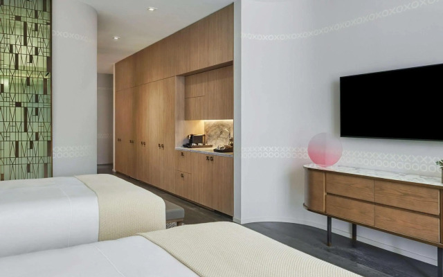 SLS LUX Brickell