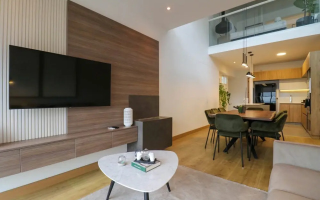 Elegant 3BR Duplex With Balcony in Miraflores