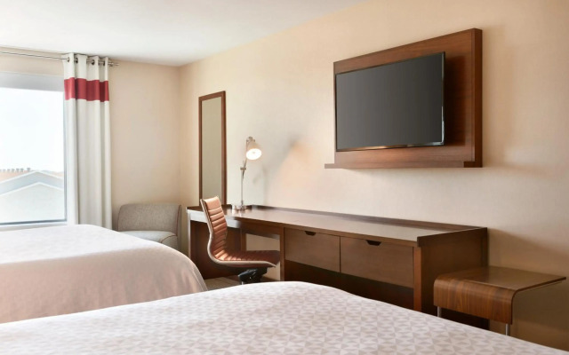 Four Points by Sheraton Fargo Medical Center