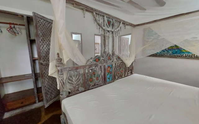 Marine Holiday House