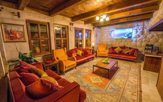 Charming Cave Hotel