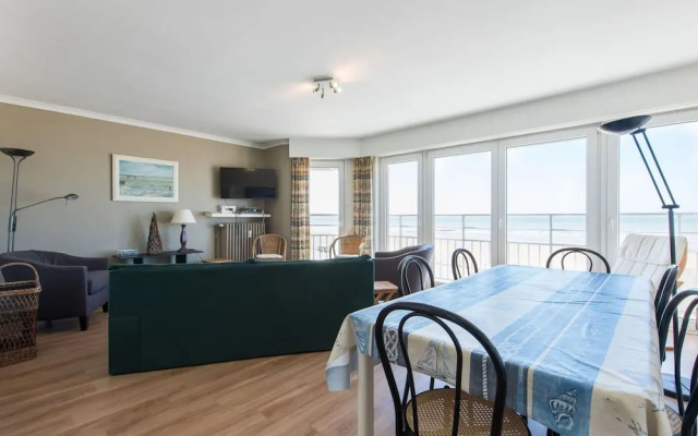 Nevada 101 With top Location Right on the Beach