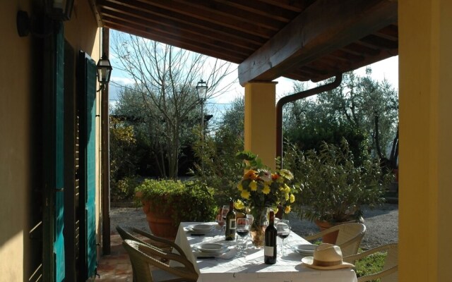 Montespertoli Apartments