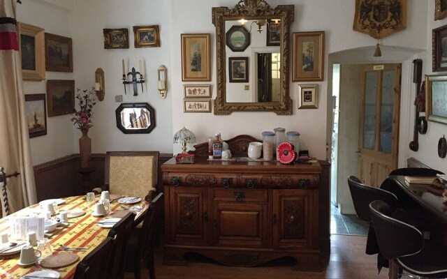 Hillview Guest House