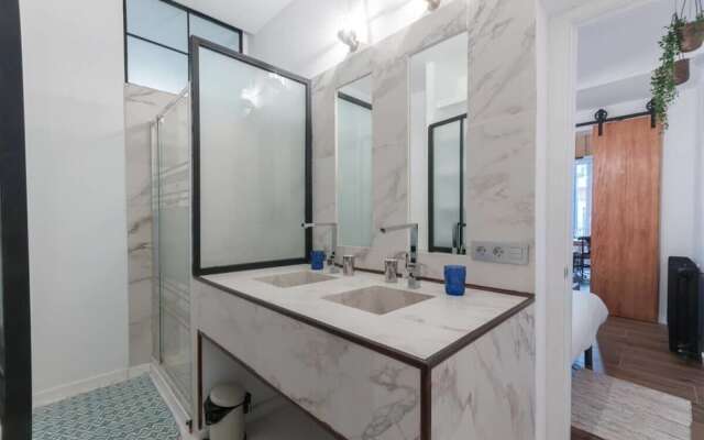 Amazing One Bed Apartment, Sleeps 4 in Madrid