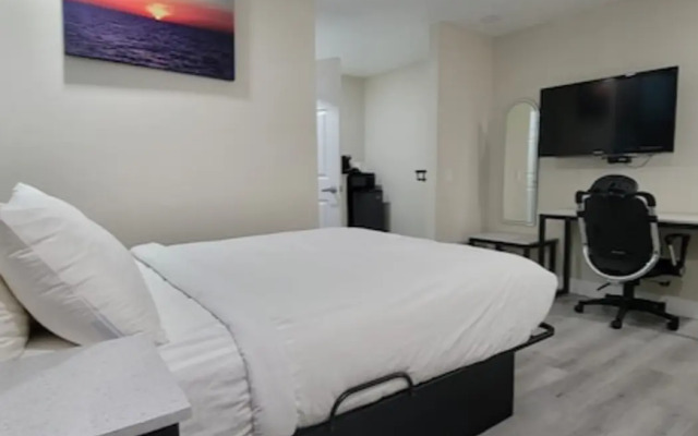 Hotel Avenida Victorville I 15