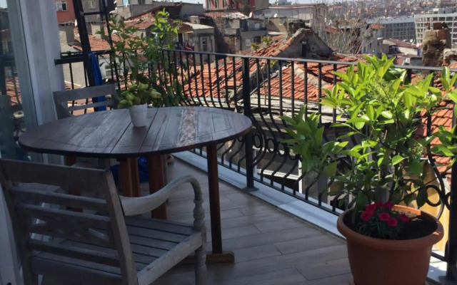The White Swan Suites Beyoglu