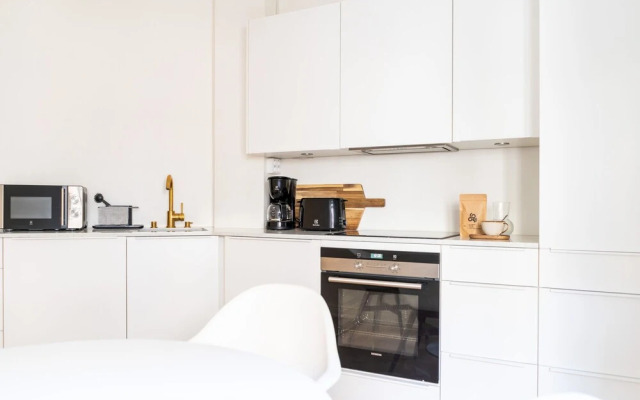 Gorgeous and peaceful 1br in city center