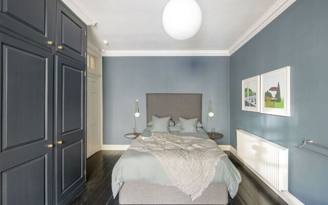 Superior Stays - Rosewell House
