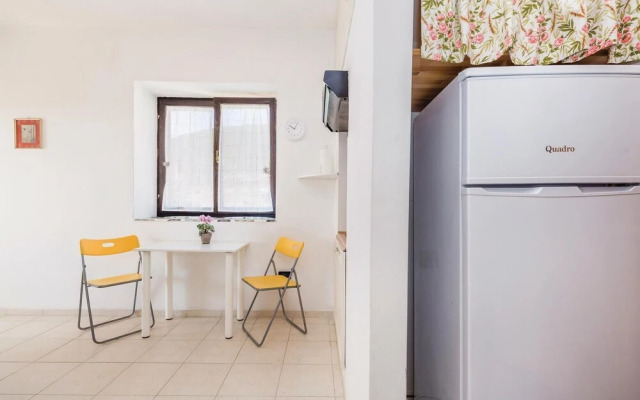 Nice Home in Brsec With Wifi and 2 Bedrooms