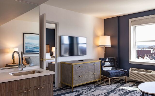 The Yorktowne Hotel, Tapestry Collection by Hilton