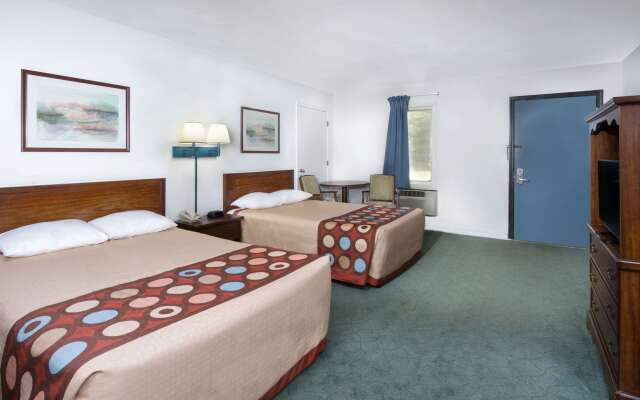 Super 8 by Wyndham Taylorville IL