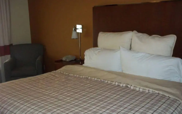 Capital Circle Inn and Suites