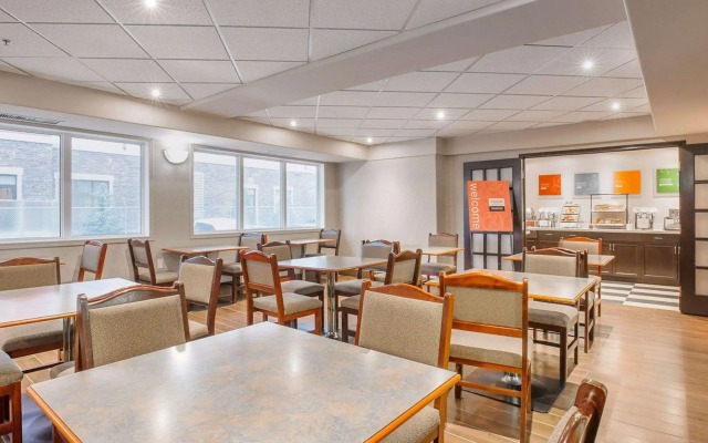 Comfort Inn & Suites University