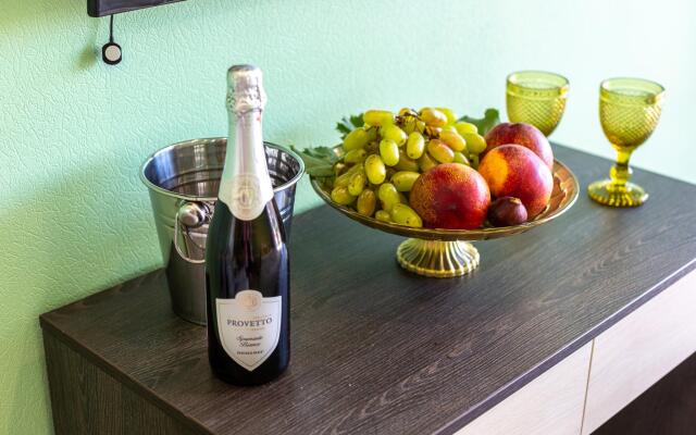 San-Marino (Сан-Марино) на улице Красная