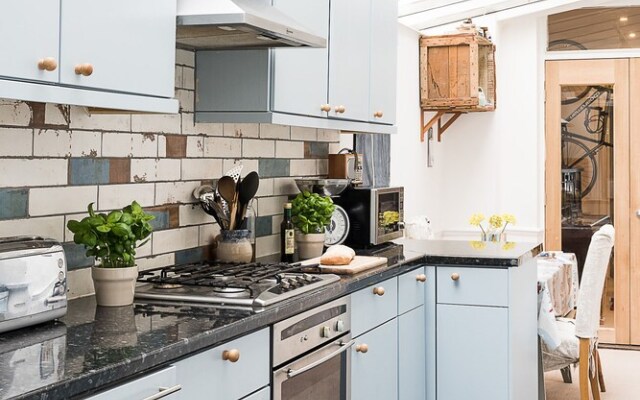 Cosy 2BR Family Home in Battersea