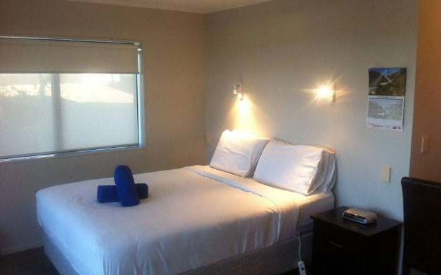 Ocean Waves Hotel