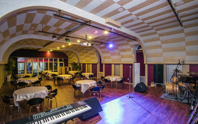 Geumsan Forest White Castle Pension