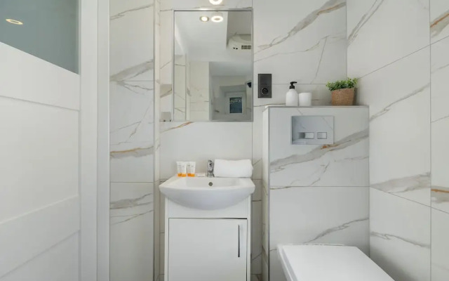 Central Kraków Apartment by Renters