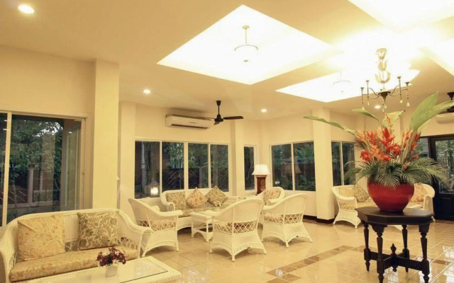 Baan Amphawa Resort & Spa