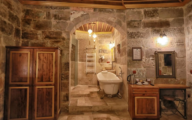 Traveller's Cave Hotel