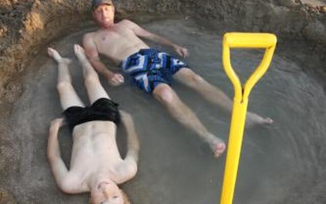 Hot Water Beach Bure Wera