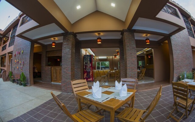 Royal Aykare Lodge