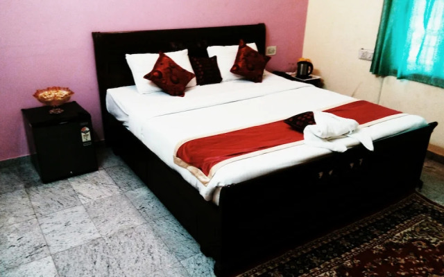 Rishon Suite
