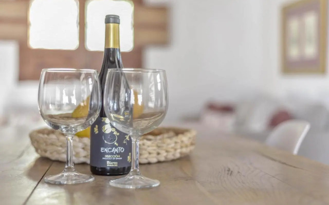 Rural House Los Orovales with Terrace and Parking