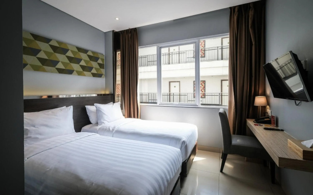 Clove Hotel