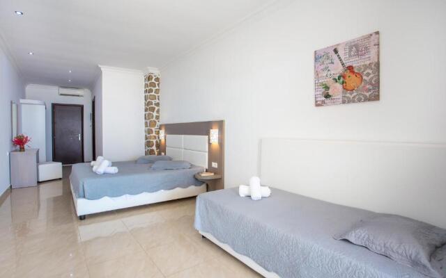 Aquarius Beach Hotel