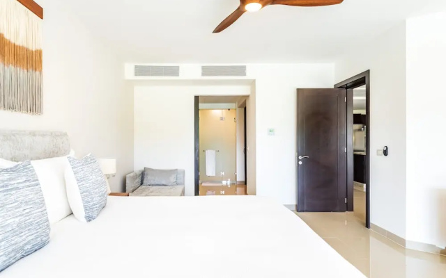 Casa Bellisima ! 2 bedroom swim up 2 Apts by RedAwning