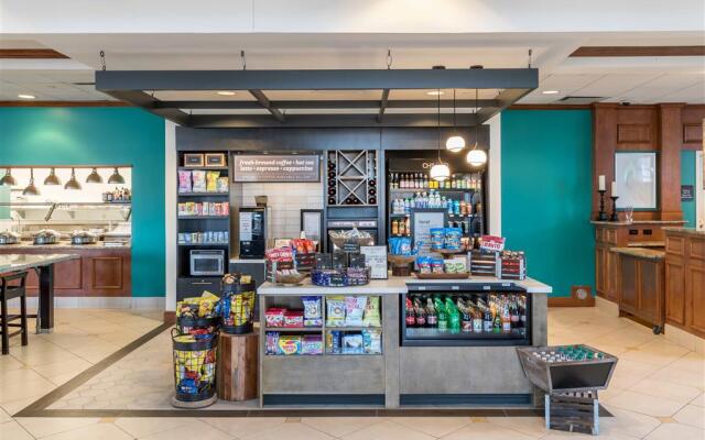 Hilton Garden Inn Naperville/Warrenville