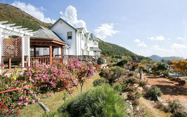 Geoje Dongwoori Pension