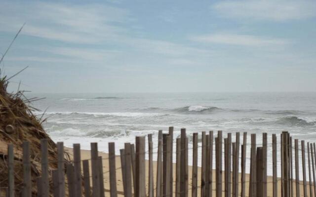 A Wave Inn
