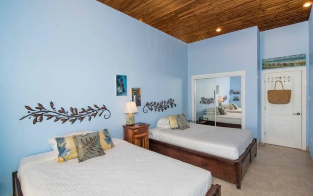 Peaceful Ocean Front Beach House in Bodden Town