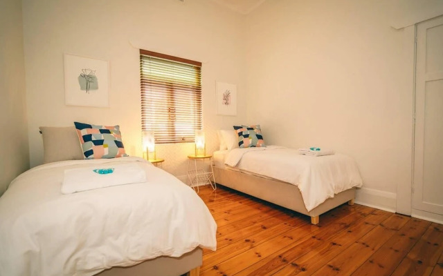 Treasure on Bagot-Free Wifi/Netflix-Close to CBD