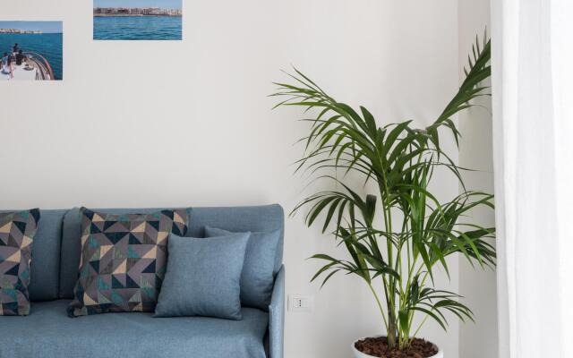 Crispi Bilo 12 con Balcone - Locazione