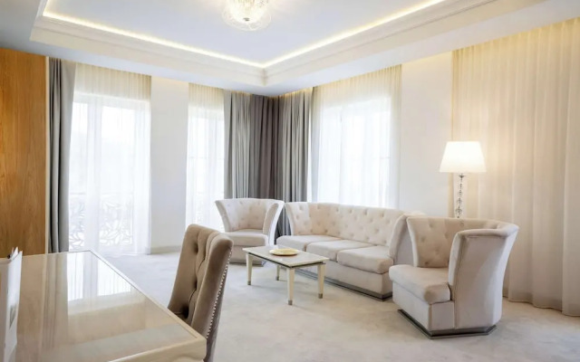 Tresor Le Palais Timisoara, Curio Collection By Hilton