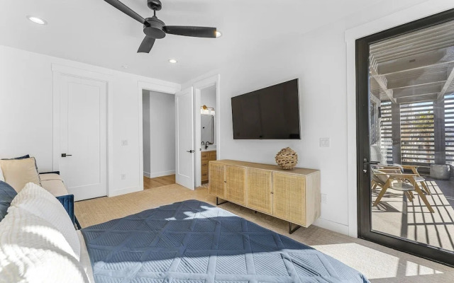 Sunny Days 7 Bedroom Home