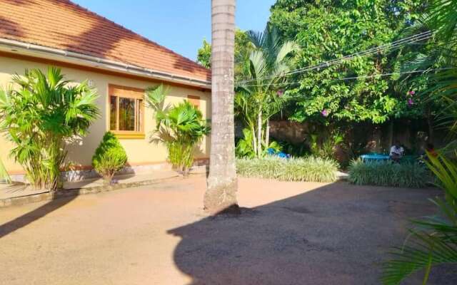 Green Gardens Busia Hotel