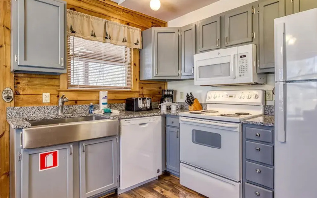 Greenbrier Woods 2 Bedroom Cabin