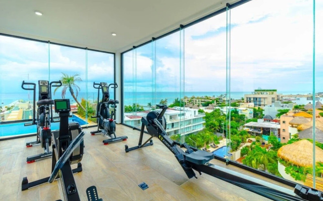 Amazing Studio, Steps to Beach, AC, Best Location