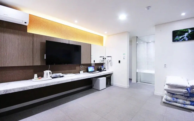 Gimcheon Hotel Win