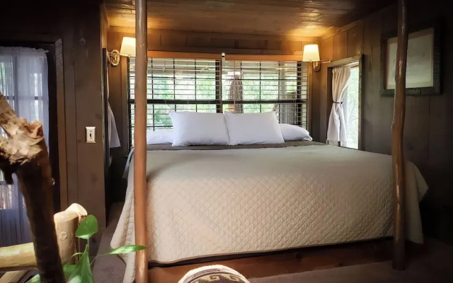 Bear Creek Motel And Cabins